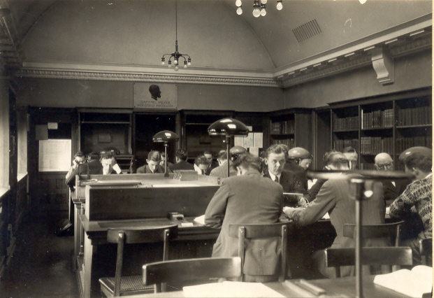 Læsesal i 1930'erne - stadig en mandsdomineret verden